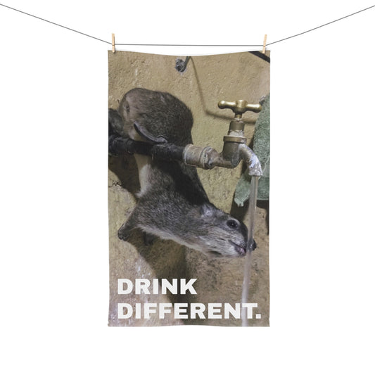SQUIGGY Drinking Faucet Hand Towel – Cute Wildlife Photo Beach Vibe